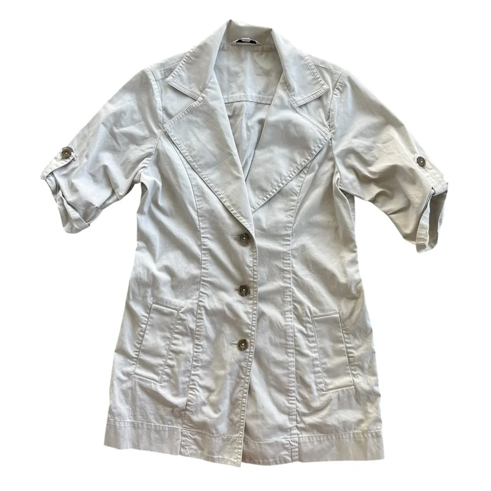 CAbi Women’s Size 0 Classic Tan Beige Sandy Short Sleeve Trench Coat Jacket #777